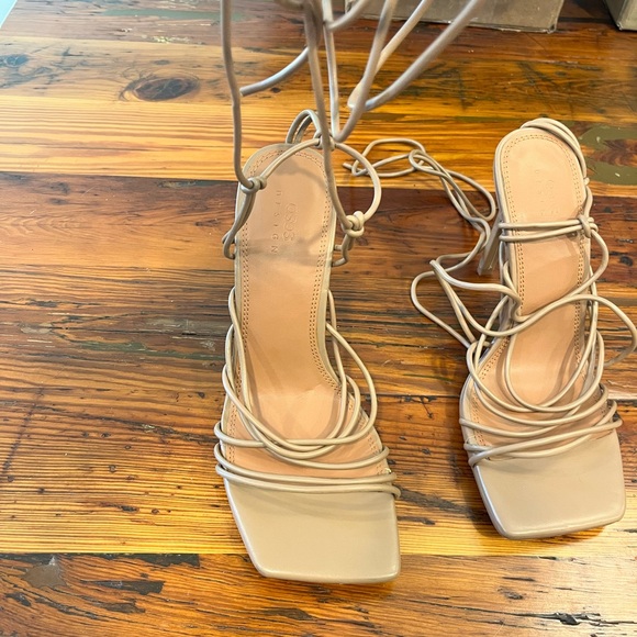 Elegant Beige Strappy Women's Heels - Picture 2 of 7
